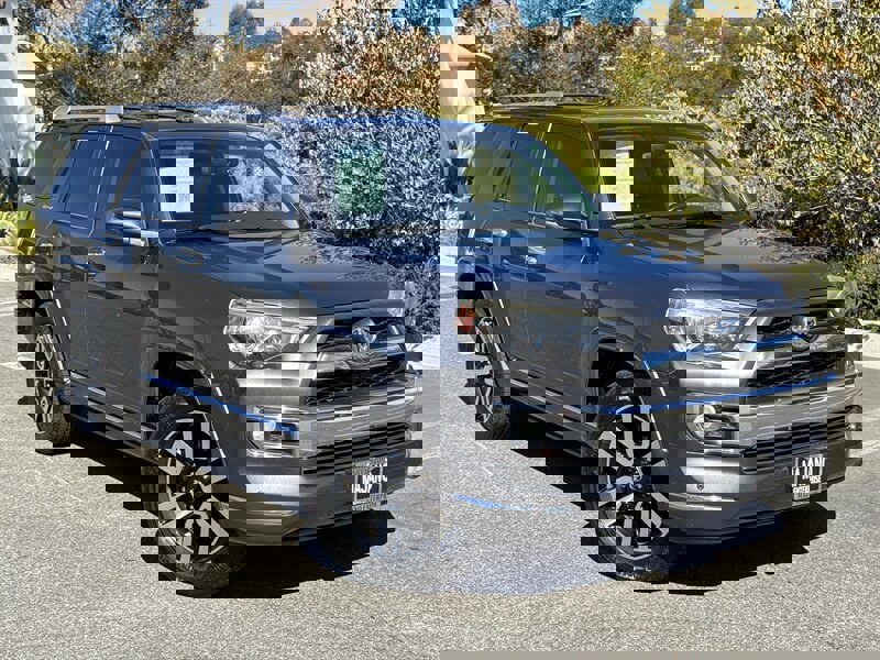 Used 2015 Toyota 4Runner Limited image 9