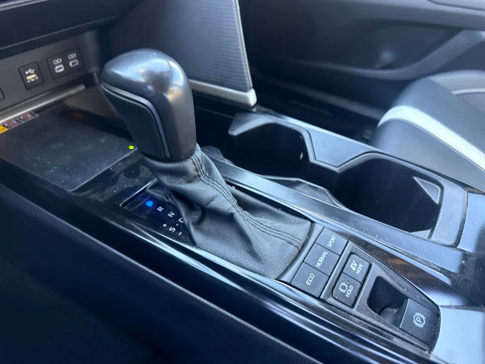 Used 2025 Toyota Camry SE FWD image 29