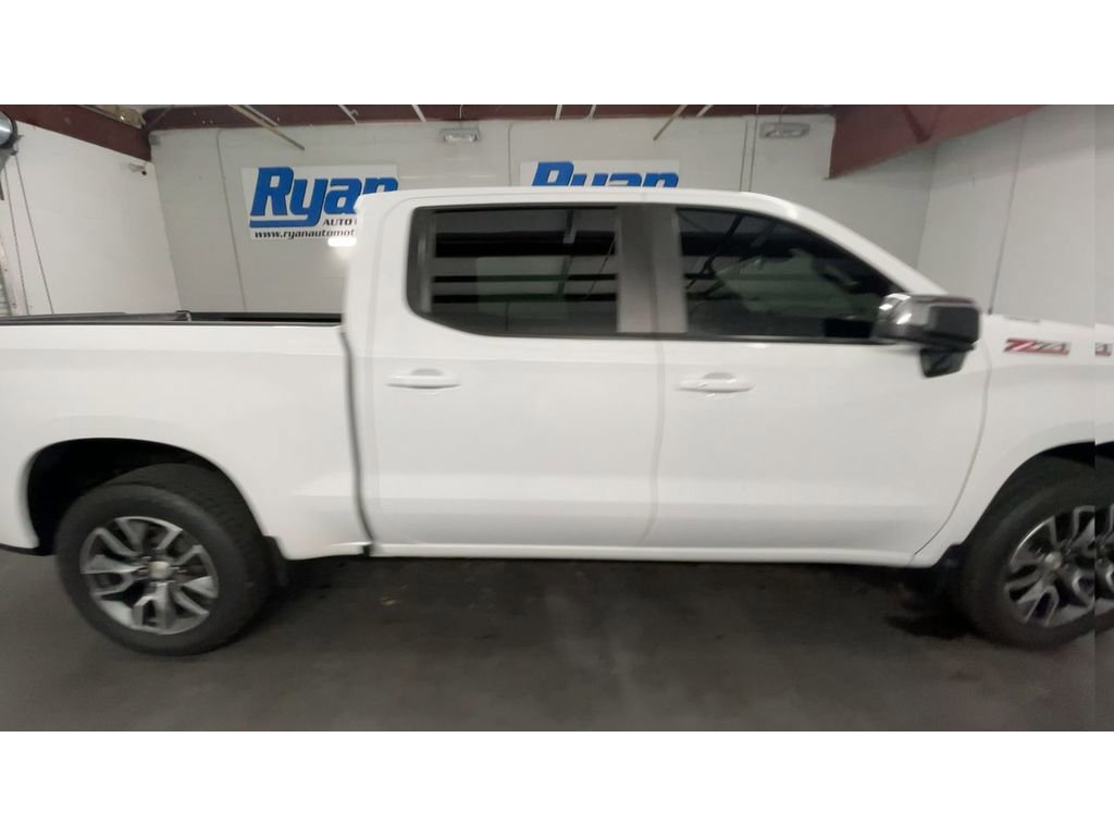 Used 2023 Chevrolet Silverado 1500 LT image 9