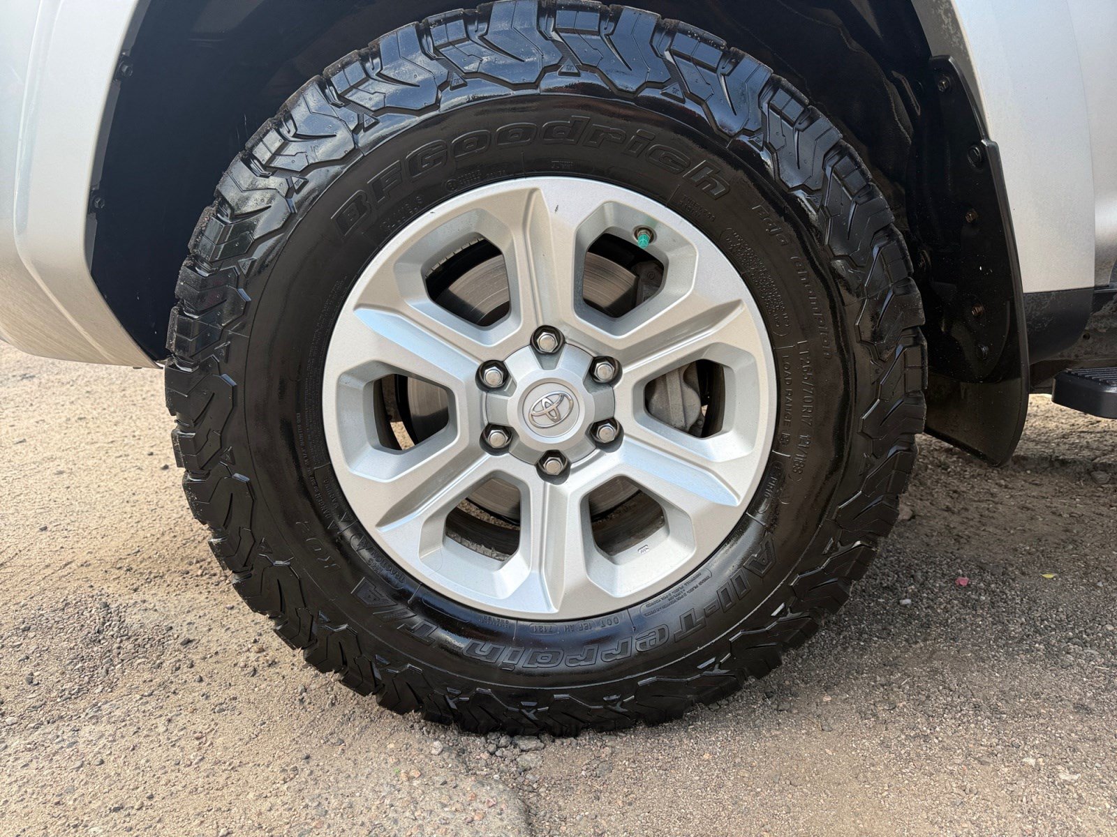 Used 2021 Toyota 4Runner SR5 AWD/4WD image 26