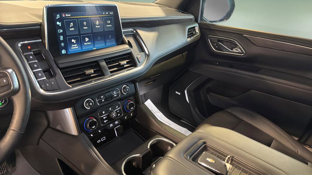 Used 2024 Chevrolet Suburban Z71 w/ Luxury Package image 29