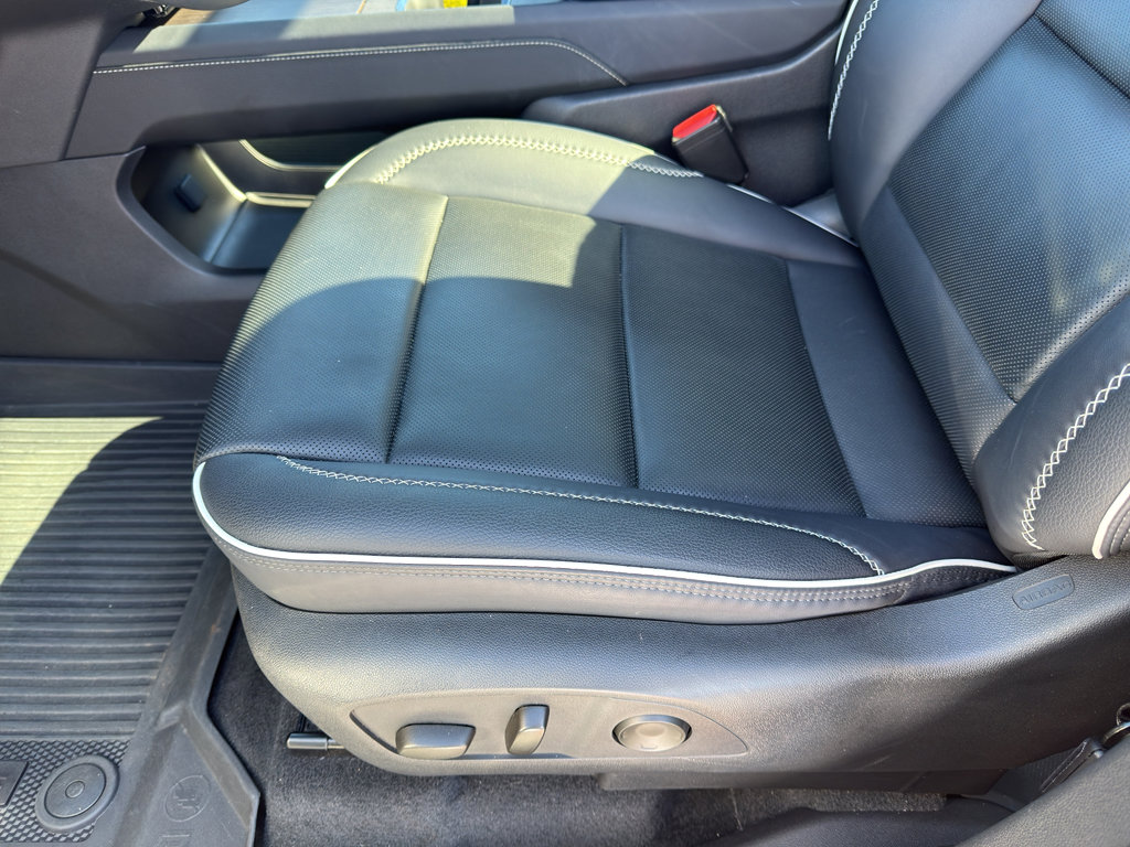 Used 2024 GMC Acadia Denali w/ Super Cruise Package image 12