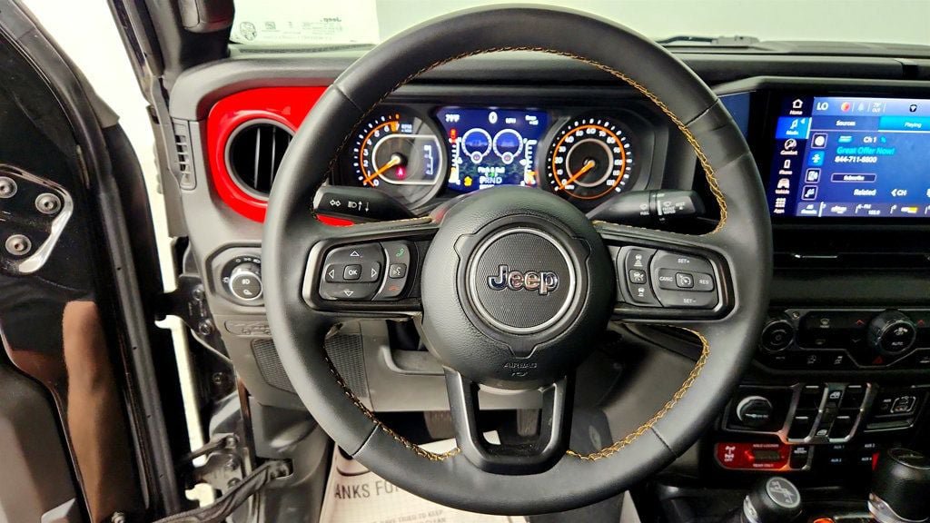 Used 2024 Jeep Gladiator Sport AWD/4WD image 13