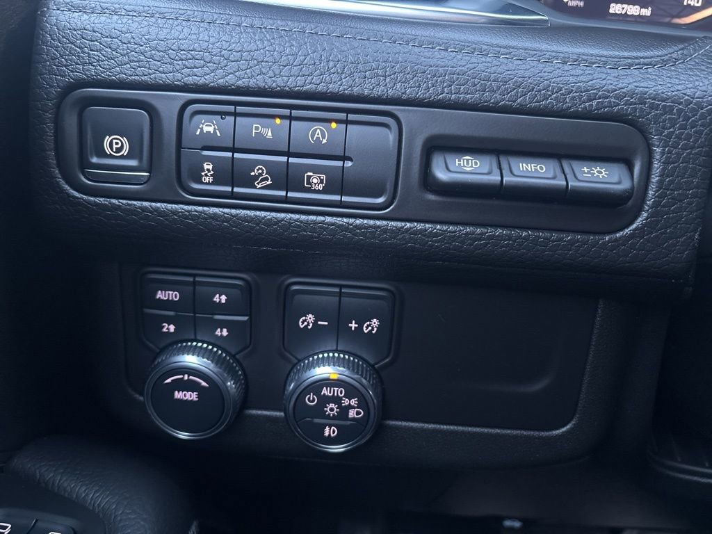 Used 2024 GMC Yukon Denali AWD/4WD image 19