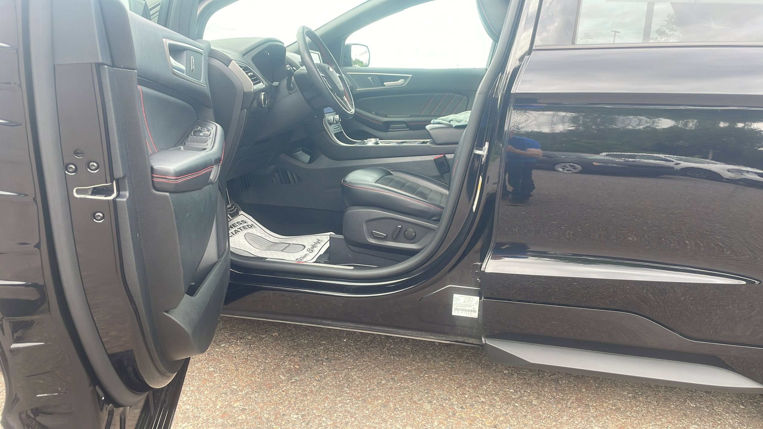 Certified 2024 Ford Edge ST-Line AWD/4WD image 13