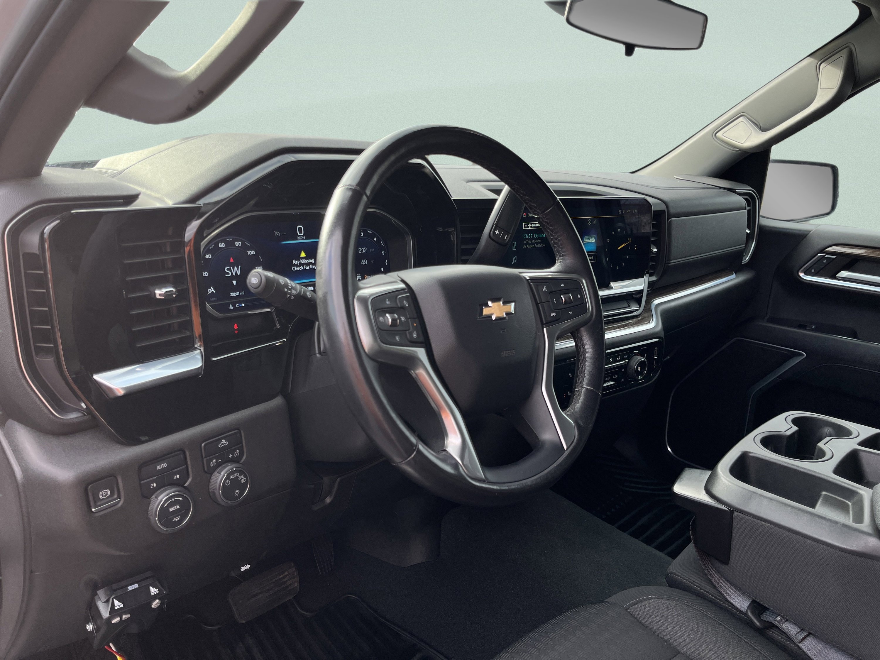 Used 2022 Chevrolet Silverado 1500 LT image 14