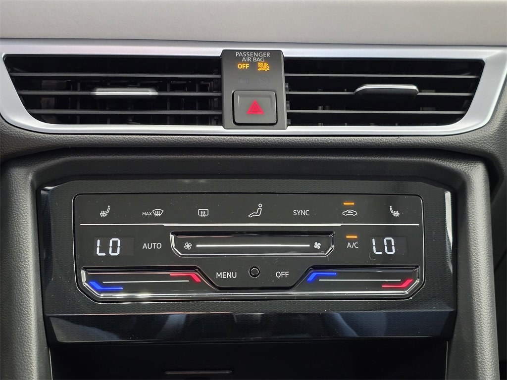 New 2025 Volkswagen Taos SE image 14
