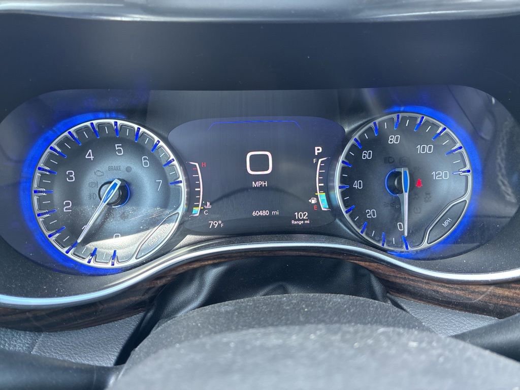 Used 2023 Chrysler Pacifica Limited FWD image 10