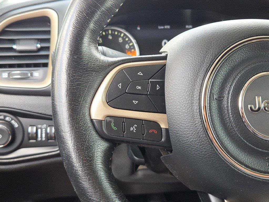 Used 2017 Jeep Renegade Limited AWD/4WD image 27