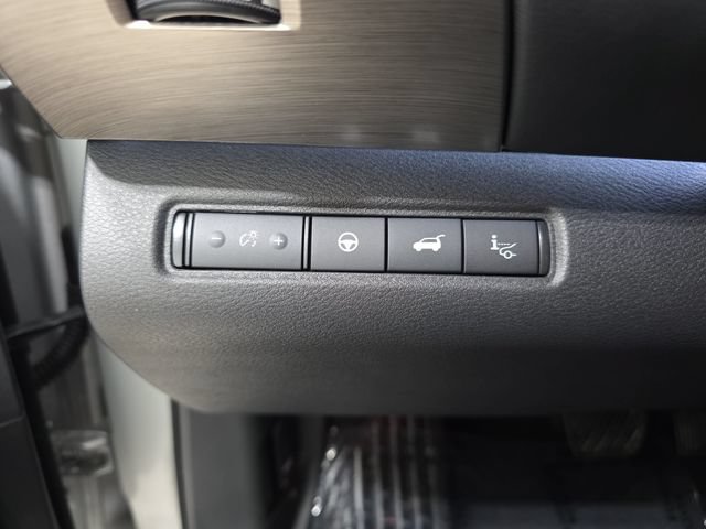 Used 2024 Nissan Pathfinder Platinum w/ Cargo Package AWD/4WD image 25
