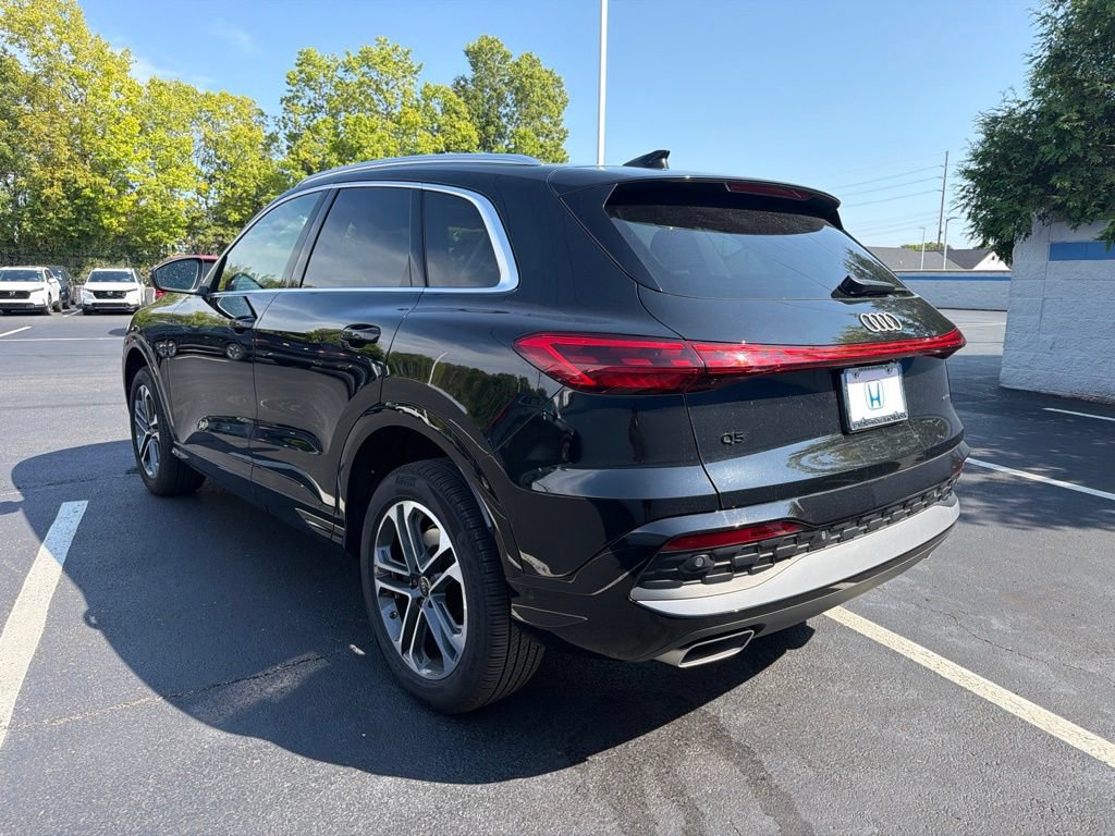 Used 2025 Audi Q5 Premium w/ Convenience Package AWD/4WD image 3