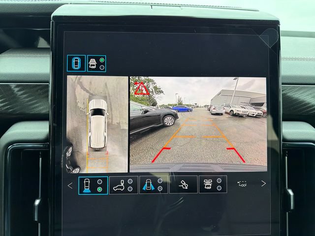 New 2026 GMC Yukon XL AT4 w/ AT4 Premium Plus Package AWD/4WD image 13