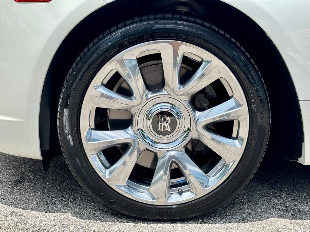Used 2020 Rolls-Royce Wraith RWD image 14