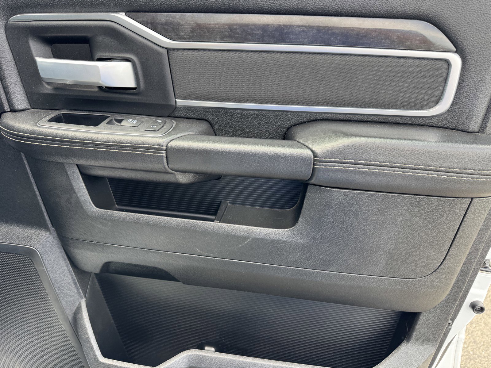 Used 2024 RAM 2500 Big Horn image 9