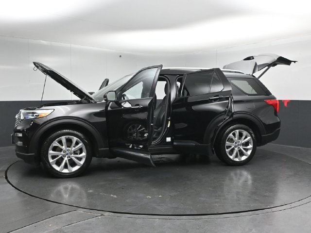 Used 2023 Ford Explorer Platinum w/ Technology Package AWD/4WD image 55
