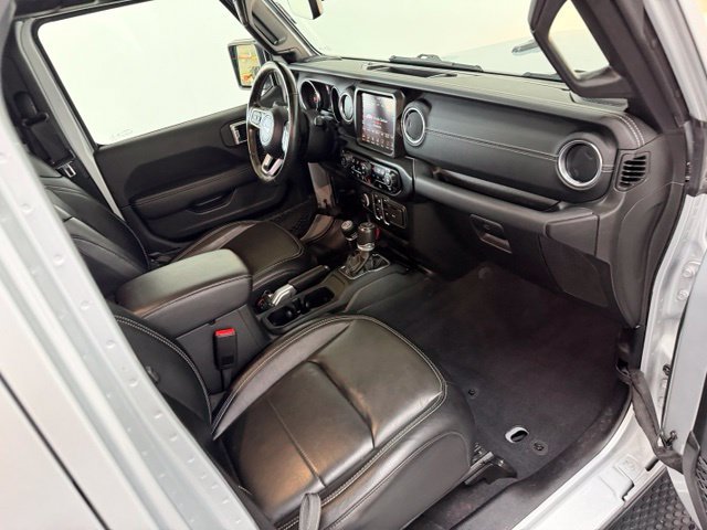 Used 2022 Jeep Wrangler Unlimited Sahara w/ Cold Weather Group AWD/4WD image 36