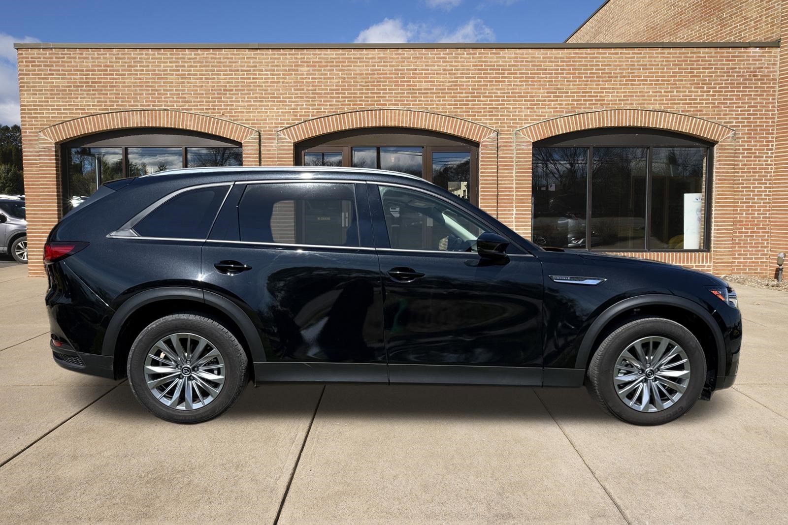 Certified 2025 MAZDA CX-90 3.3 Turbo w/ Preferred Package AWD/4WD image 4