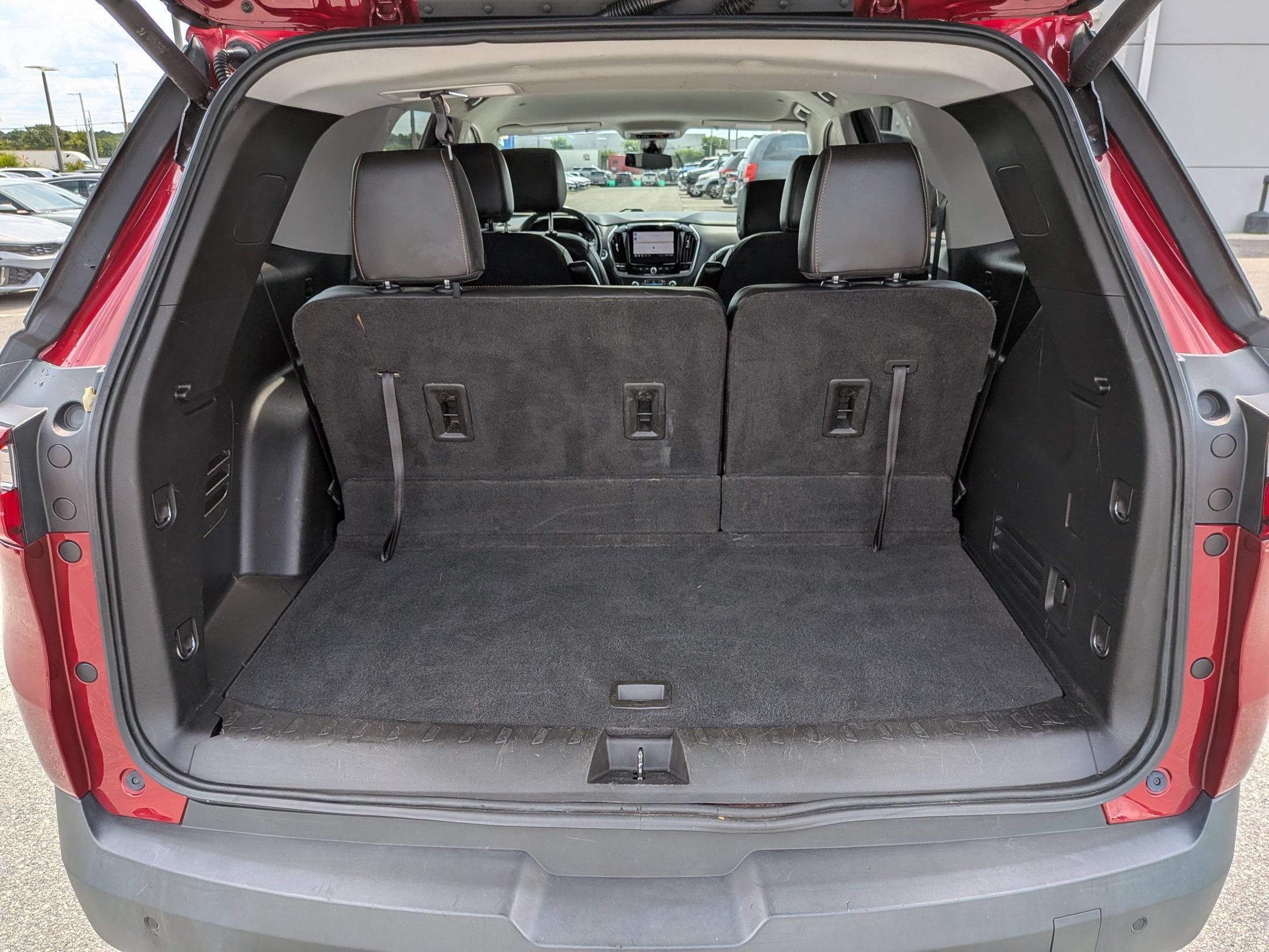 Used 2021 Chevrolet Traverse RS FWD image 35