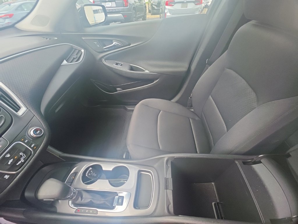 Used 2024 Chevrolet Malibu LS FWD image 23