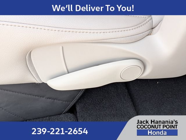 Used 2019 Chrysler Pacifica Touring-L Plus w/ Tire & Wheel Group FWD image 16