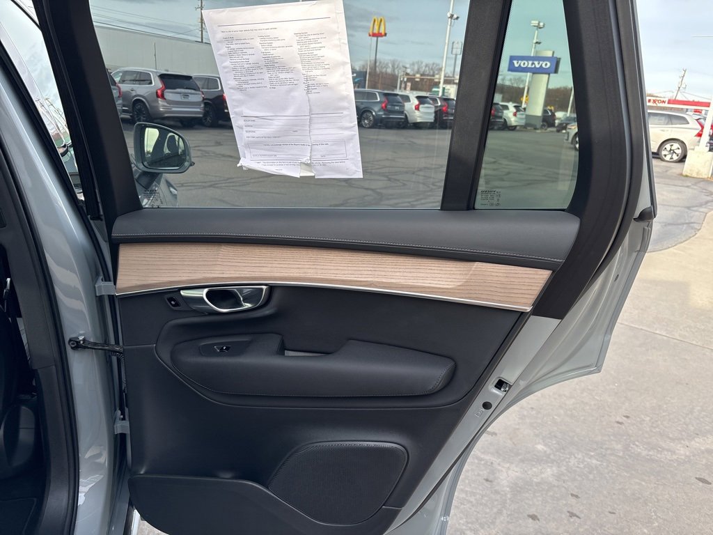 Certified 2025 Volvo XC90 B6 Plus image 43
