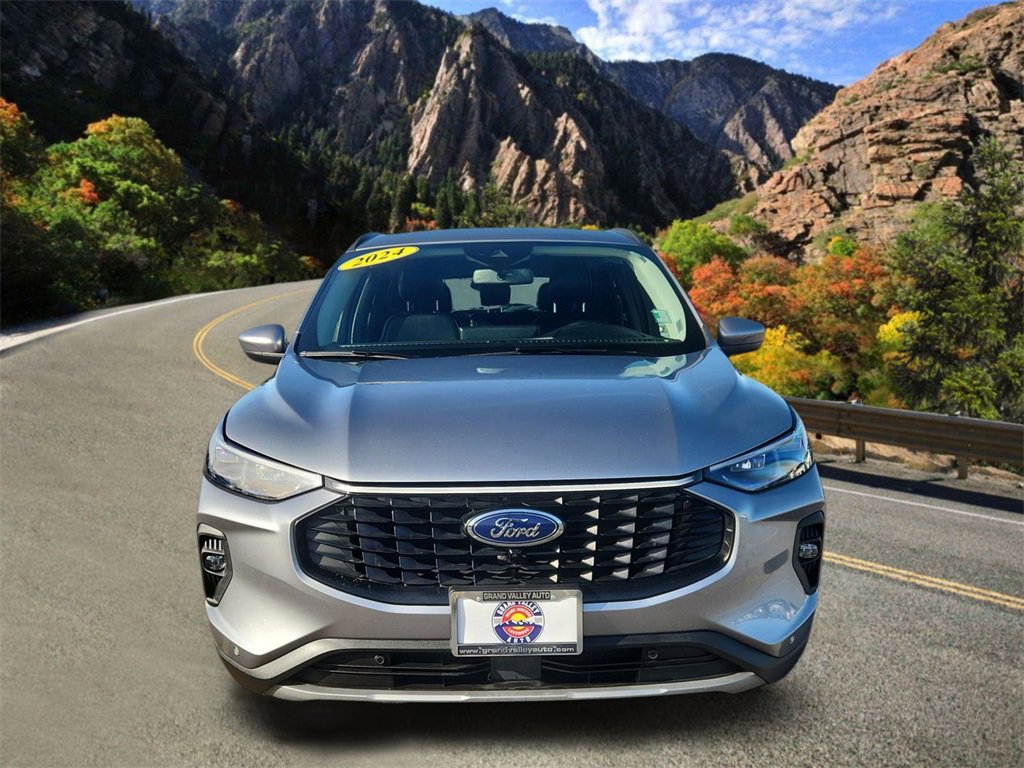 Used 2024 Ford Escape Platinum image 6