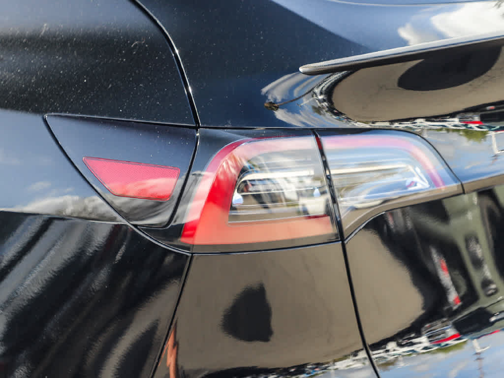 Used 2023 Tesla Model Y Performance AWD/4WD image 7