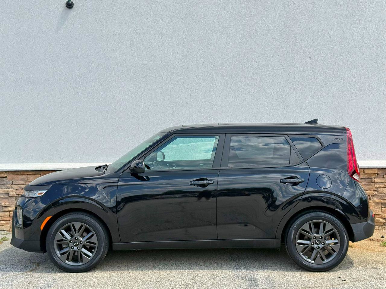 Used 2021 Kia Soul EX FWD image 12