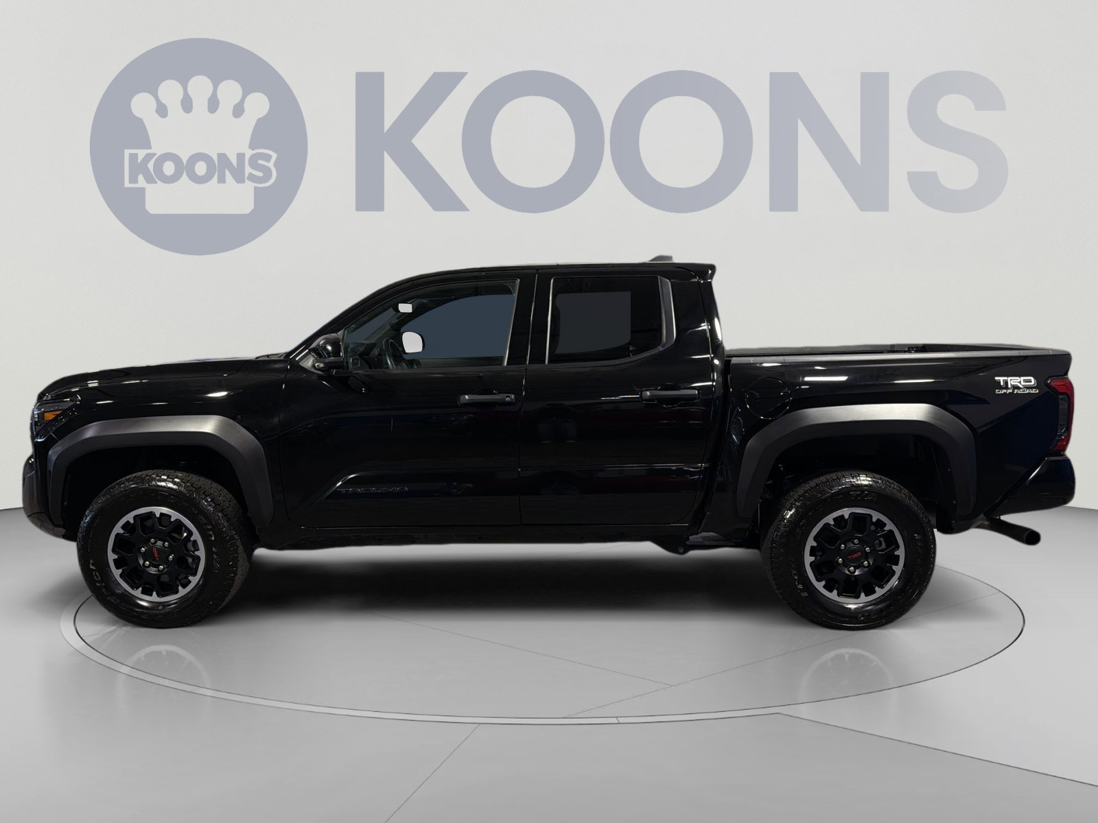Used 2025 Toyota Tacoma TRD Off-Road AWD/4WD image 2