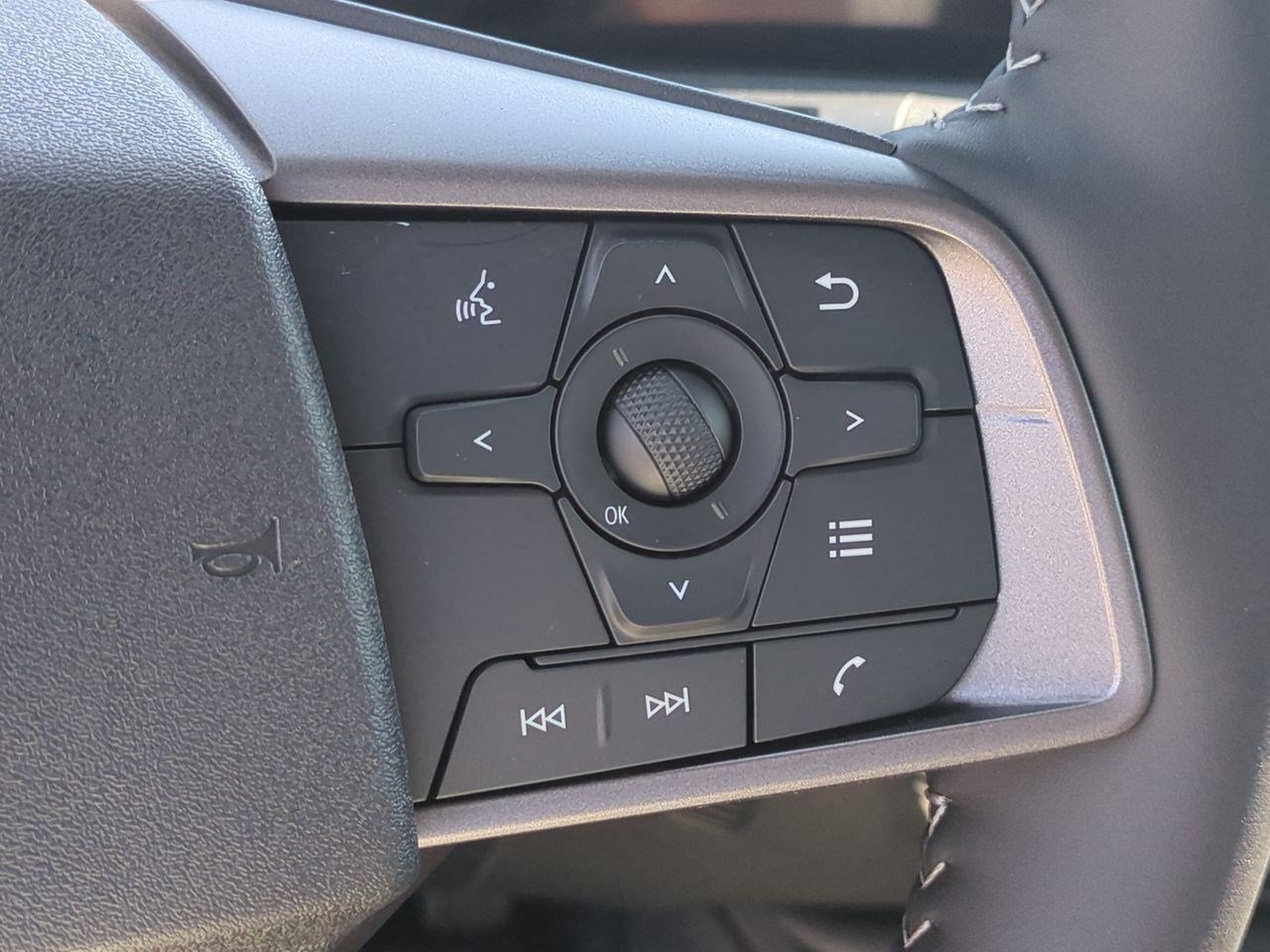 New 2026 Nissan Sentra SV w/ SV Convenience Package FWD image 20