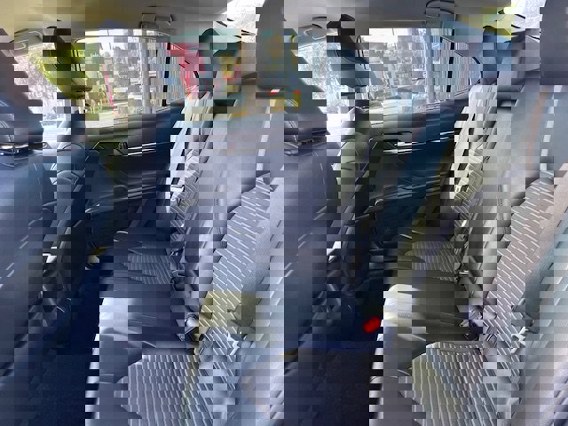 Used 2021 Toyota Camry SE image 7