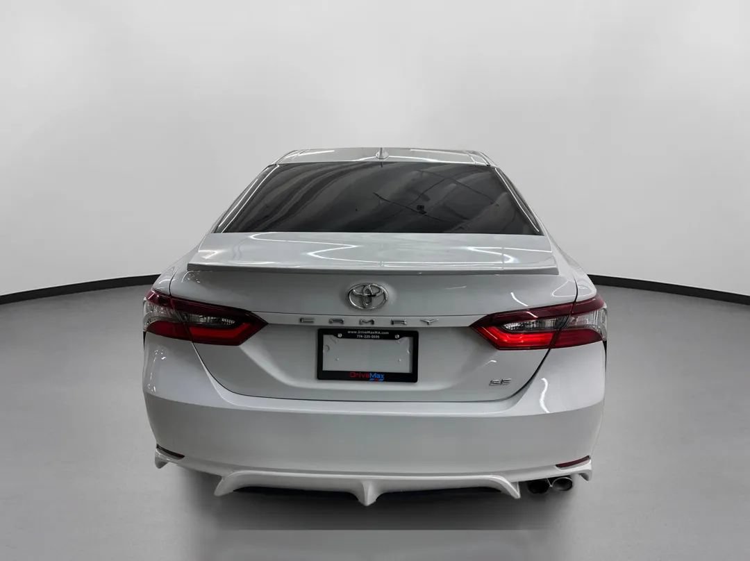 Used 2024 Toyota Camry SE FWD image 8