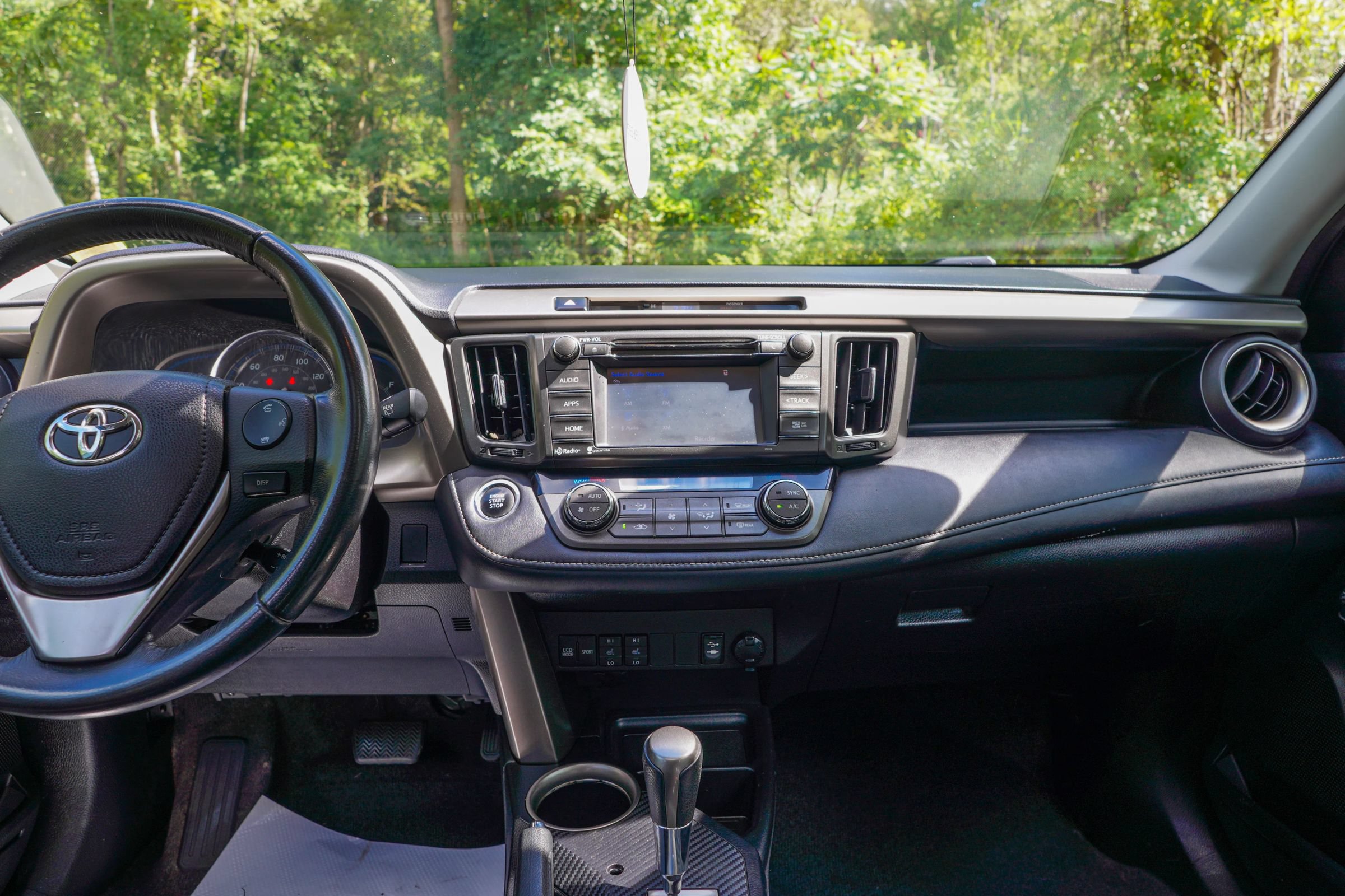 Used 2015 Toyota RAV4 Limited AWD/4WD image 13