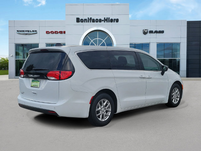 New 2026 Chrysler Voyager LX FWD image 4