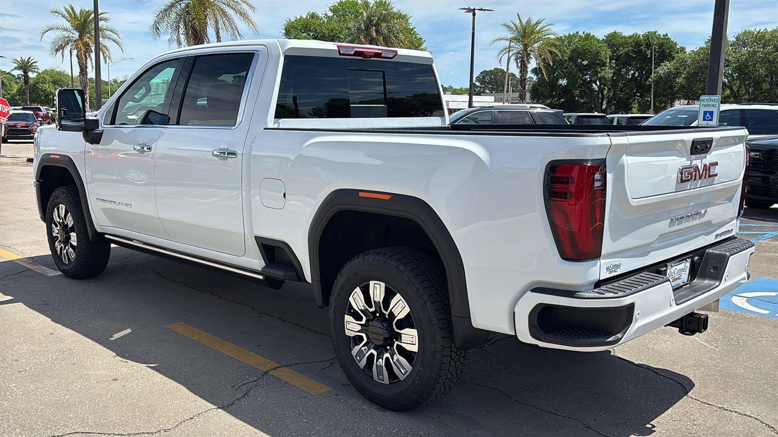 New 2026 GMC Sierra 2500 Denali w/ Denali Reserve Package AWD/4WD image 5