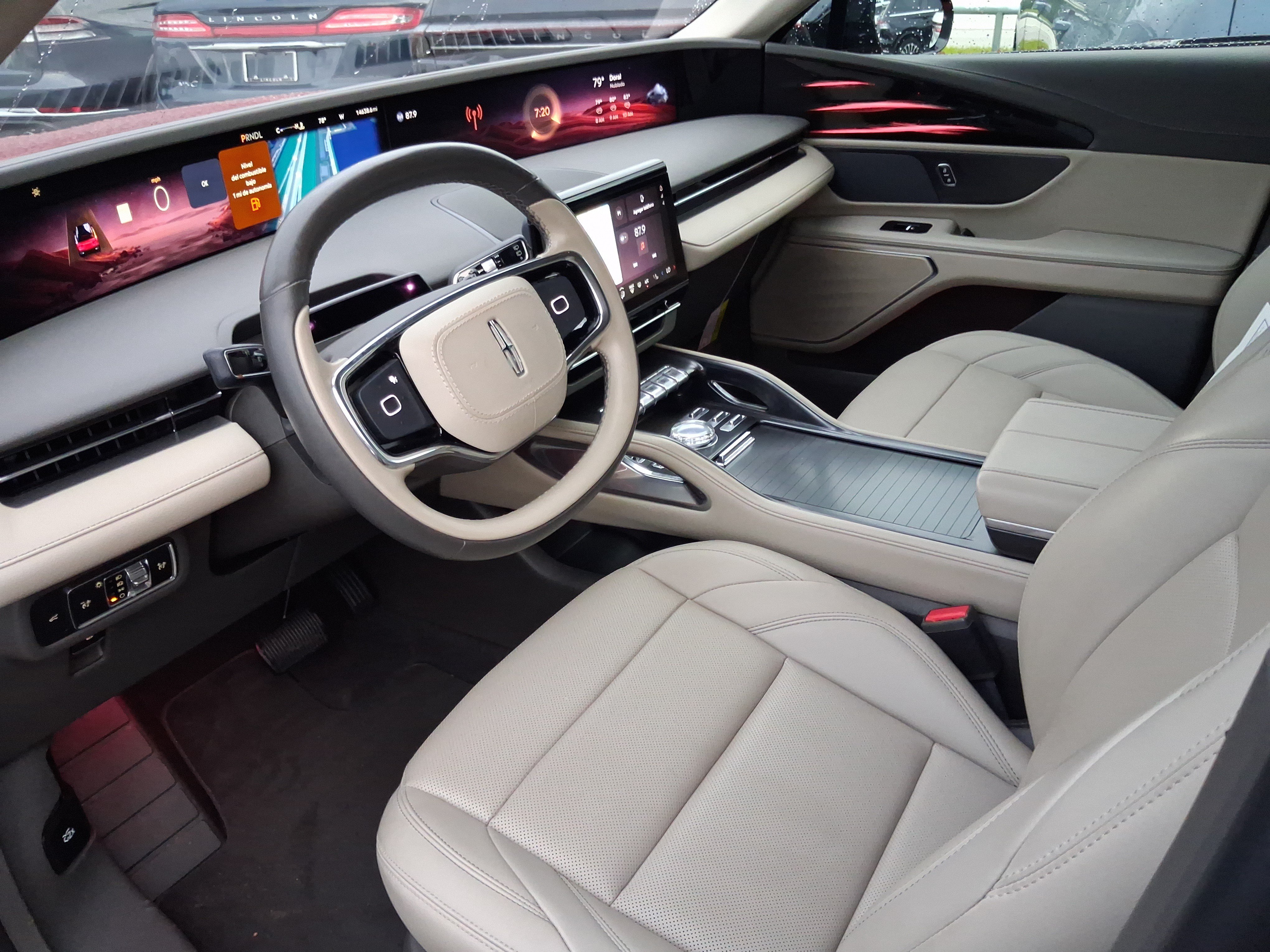 Certified 2025 Lincoln Nautilus Premier AWD/4WD image 11