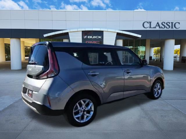 Used 2023 Kia Soul LX w/ LX Technology Package image 8