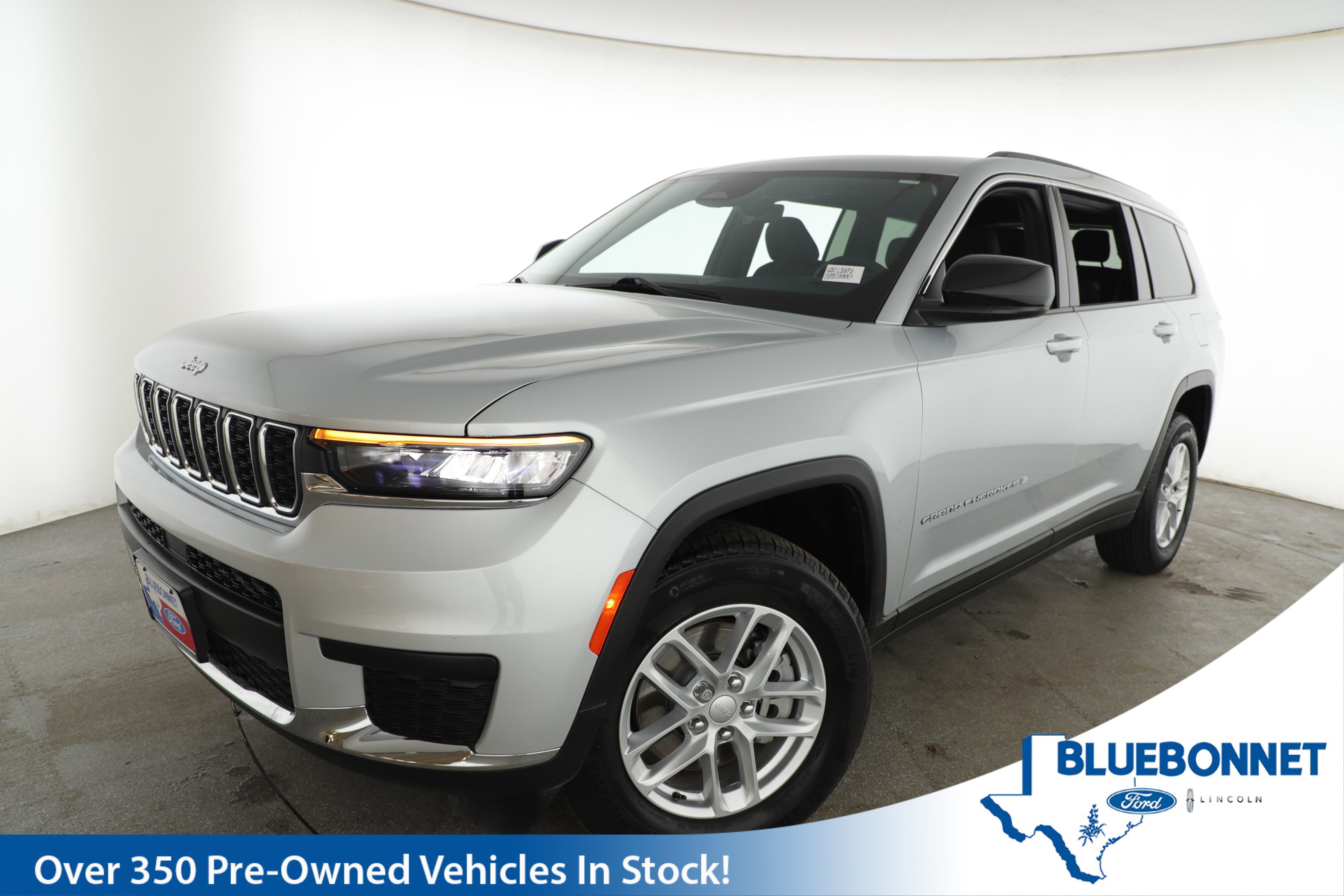 Used 2025 Jeep Grand Cherokee L Laredo w/ Luxury Tech Group I image 1