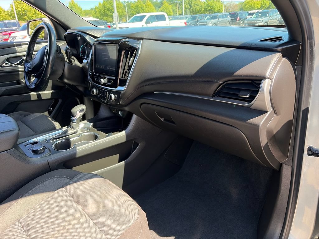 Used 2023 Chevrolet Traverse LT FWD image 10