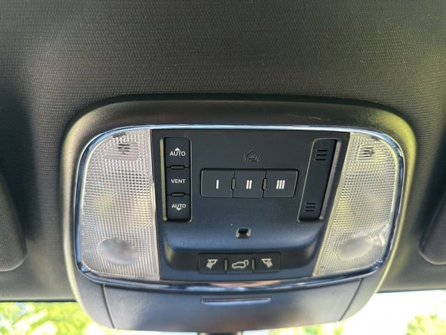 Used 2020 Jeep Grand Cherokee Limited w/ Premium Lighting Group AWD/4WD image 37