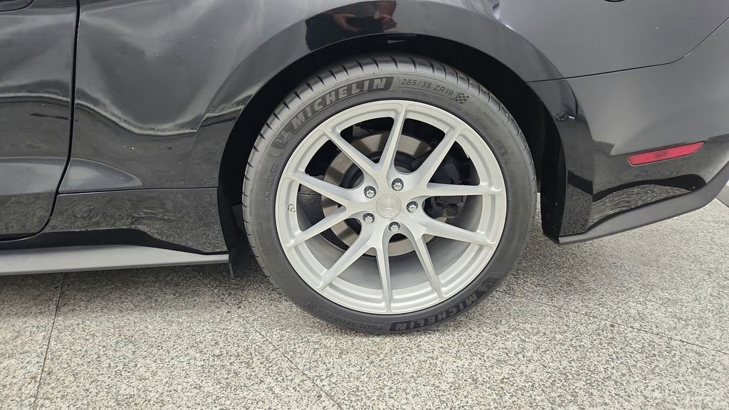 Used 2017 Ford Mustang GT Premium w/ Enhanced Security Package RWD image 14