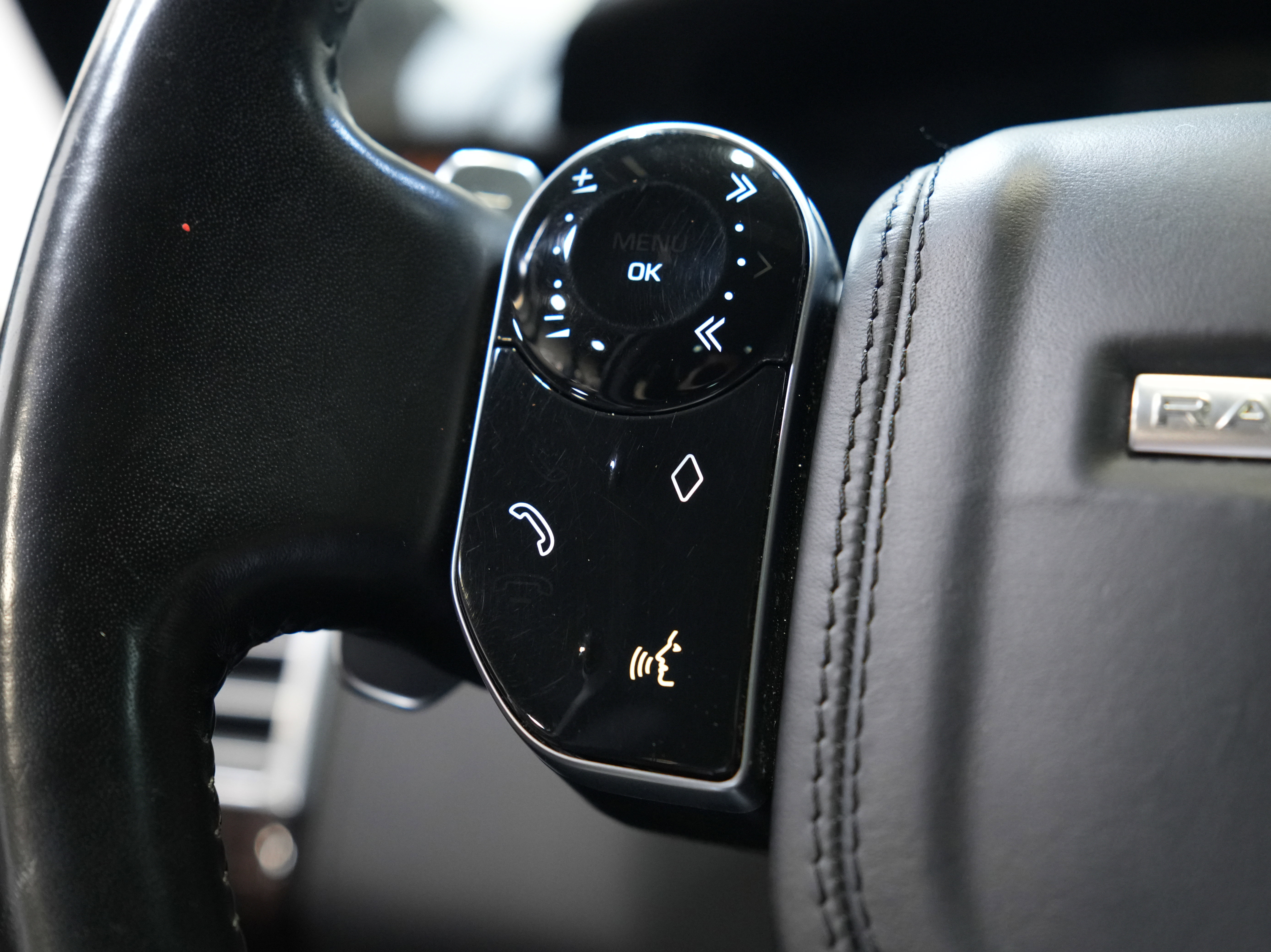 Used 2018 Land Rover Range Rover Long Wheelbase Autobiography image 41