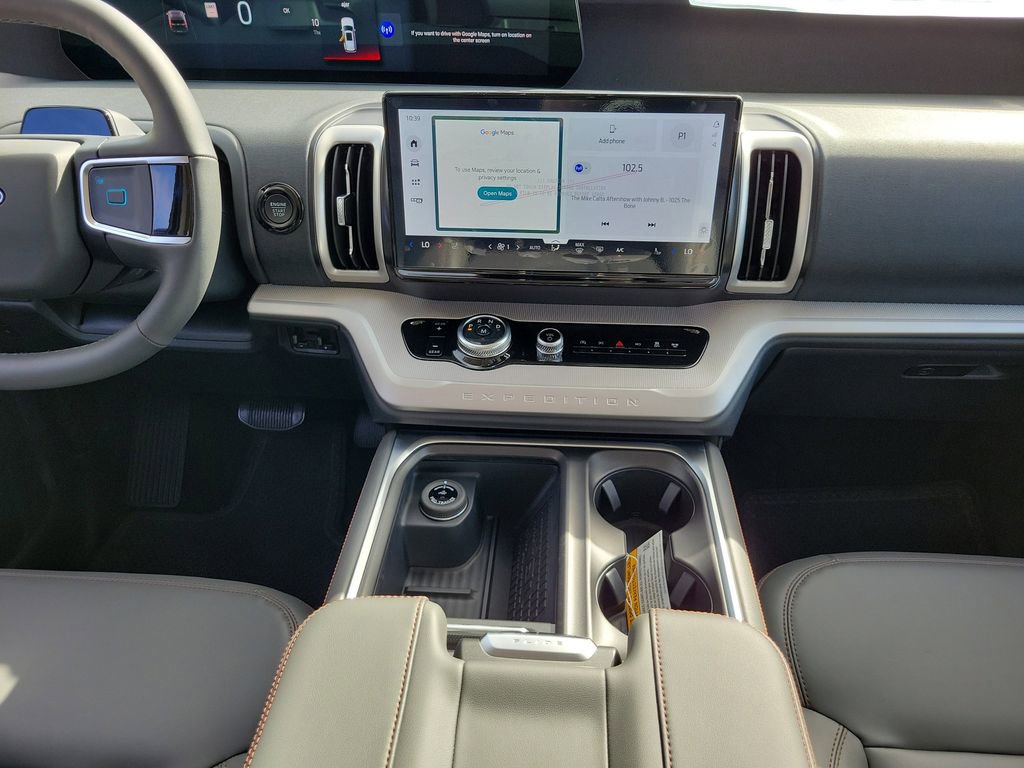 New 2025 Ford Expedition Active image 19