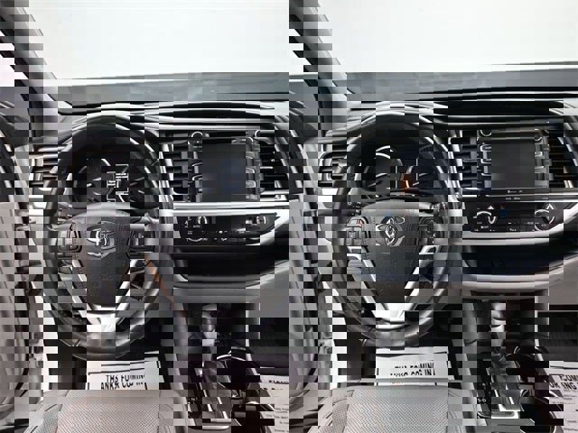 Used 2017 Toyota Highlander Limited image 22