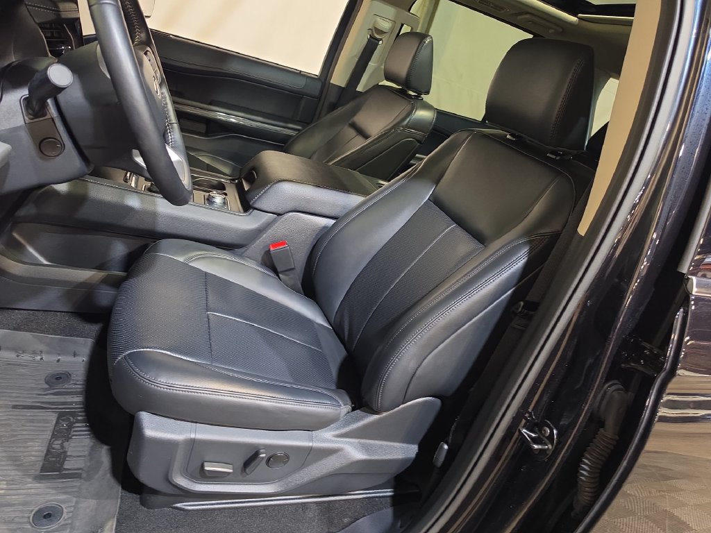 Used 2024 Ford Expedition XLT AWD/4WD image 13