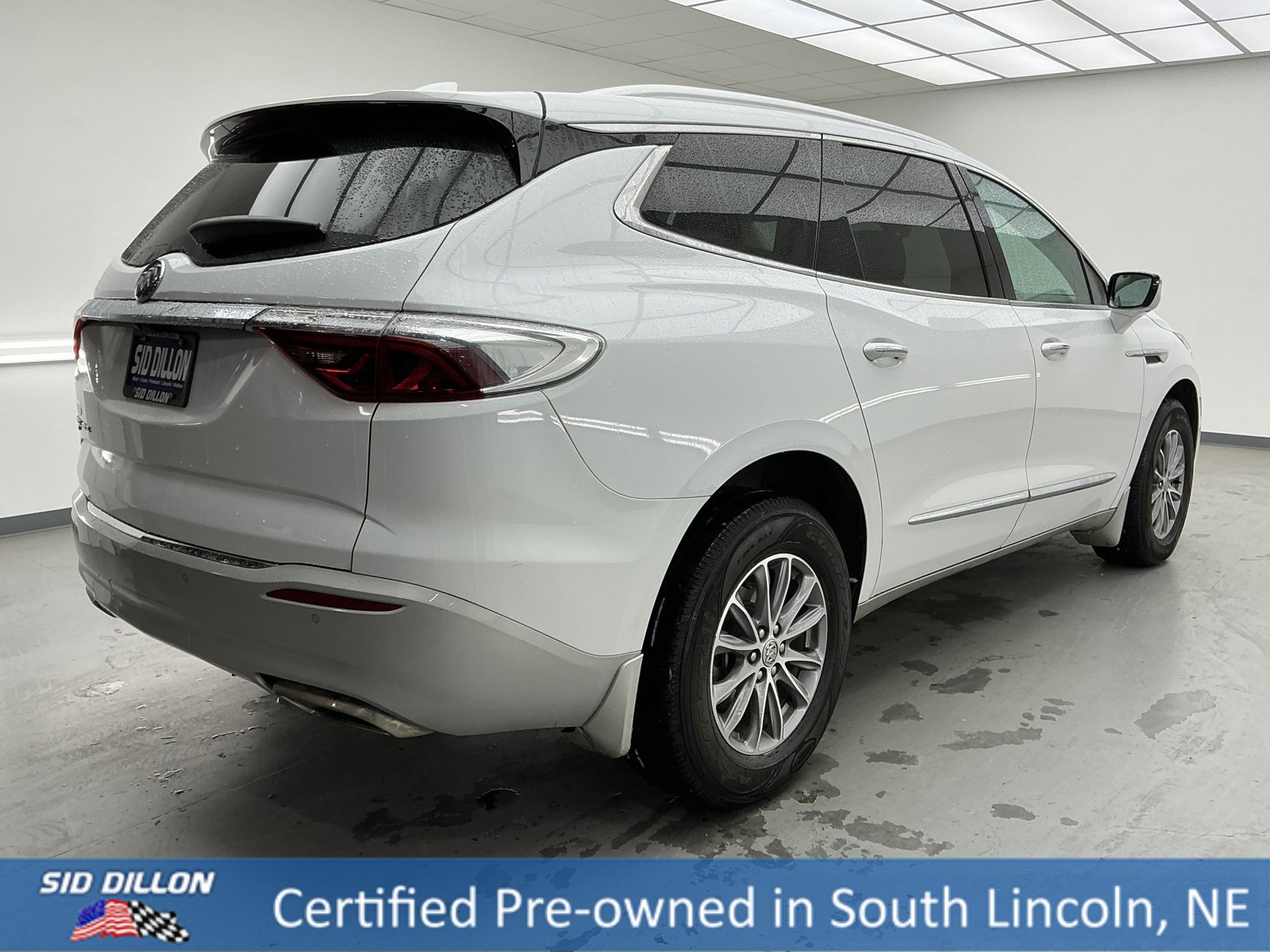 Used 2023 Buick Enclave Essence image 4