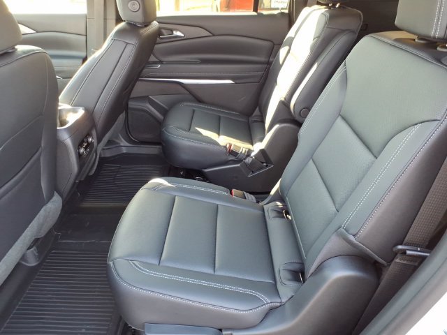 New 2027 Chevrolet Traverse LT w/ LPO, Floor Liner Package FWD image 9