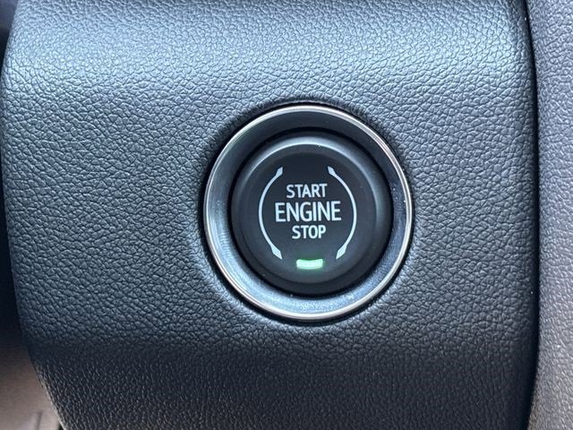 New 2025 GMC Acadia Elevation image 16