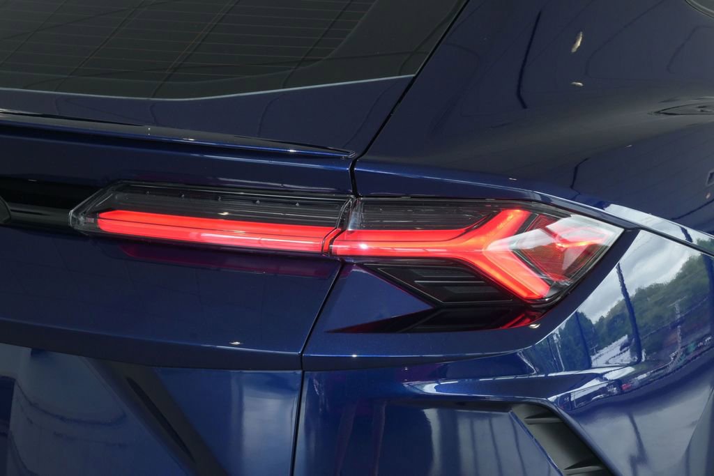 Used 2019 Lamborghini Urus AWD/4WD image 13