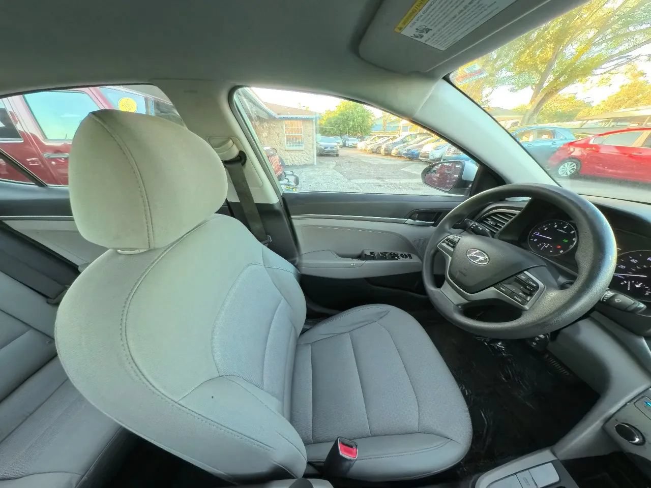 Used 2017 Hyundai Elantra SE FWD image 27